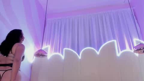 krystalswift_ online show from March 7, 3:28 am