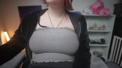 Snapshot of krystalsyxx chatting on March 6, 8:16 pm Krystal Syx online show from March 6, 8:16 pm