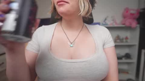 Snapshot of krystalsyxx chatting on October 13, 2:46 am Krystal Syx online show from October 13, 2:46 am