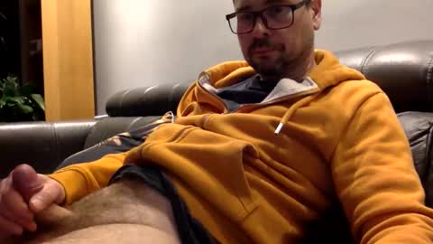 krzysztof1977 online show from February 25, 10:35 pm