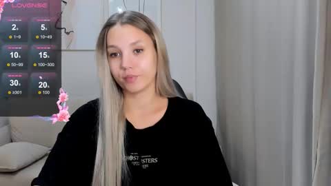 Lady online show from October 6, 2:24 pm