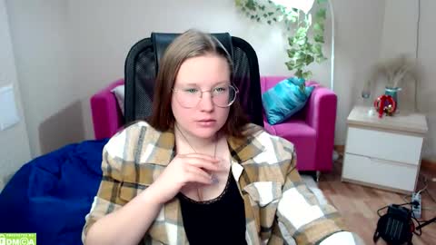 kuri_u online show from January 16, 9:51 am