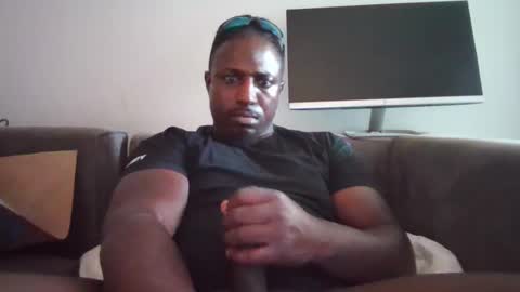 Snapshot of kushgod711 chatting on December 3, 9:50 pm kgbbc9 online show from December 3, 9:50 pm