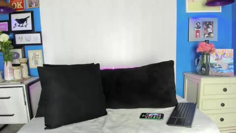 Snapshot of kyes_dreams3 chatting on September 25, 5:25 am ---Keys--- online show from September 25, 5:25 am