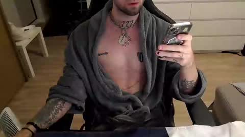 Snapshot of kyle_alternative chatting on December 25, 4:22 pm Kyle online show from December 25, 4:22 pm
