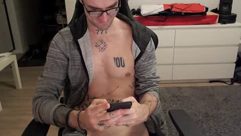 Snapshot of kyle_alternative chatting on January 7, 7:17 pm Kyle online show from January 7, 7:17 pm