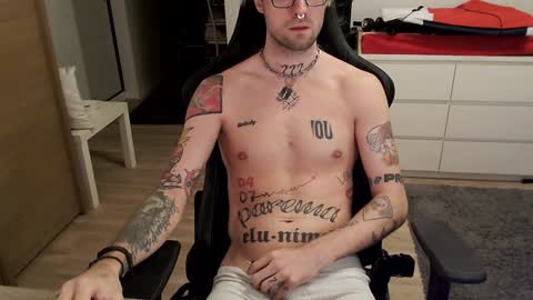 Snapshot of kyle_alternative chatting on January 11, 11:56 pm Kyle online show from January 11, 11:56 pm