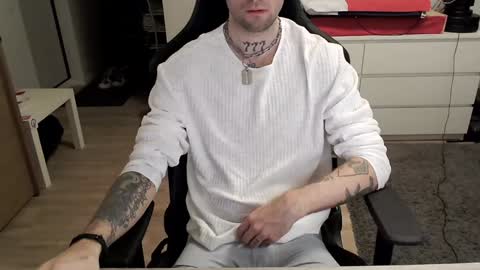 Snapshot of kyle_alternative chatting on February 1, 8:18 am Kyle online show from February 1, 8:18 am