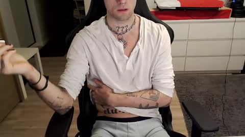 Snapshot of kyle_alternative chatting on January 29, 10:01 pm Kyle online show from January 29, 10:01 pm