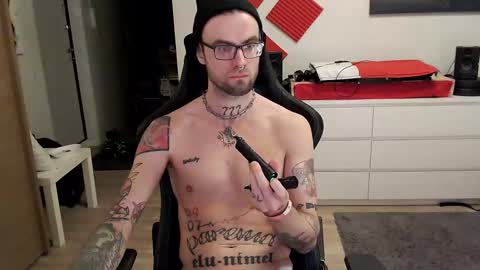 Snapshot of kyle_alternative chatting on January 5, 8:42 pm Kyle online show from January 5, 8:42 pm