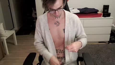 Snapshot of kyle_alternative chatting on January 13, 2:18 am Kyle online show from January 13, 2:18 am