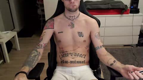 Snapshot of kyle_alternative chatting on January 24, 12:42 am Kyle online show from January 24, 12:42 am