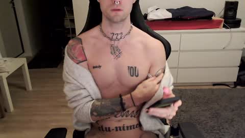 Snapshot of kyle_alternative chatting on January 12, 6:37 pm Kyle online show from January 12, 6:37 pm