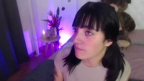 Snapshot of kylie444 chatting on October 15, 2:48 am Sara online show from October 15, 2:48 am