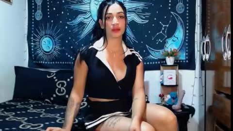 Snapshot of kylie_capricorn chatting on October 13, 10:23 pm kylie online show from October 13, 10:23 pm