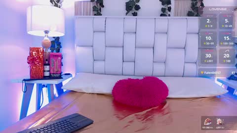 Snapshot of kylie_golden chatting on January 15, 3:29 pm Kylie Myers online show from January 15, 3:29 pm