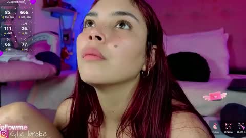 k ylie online show from November 14, 11:39 pm