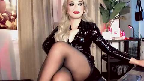 kylie online show from October 20, 3:11 am