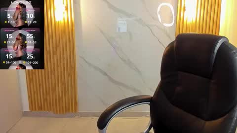 Snapshot of kylie_jones6 chatting on October 1, 2:43 am KYLIE online show from October 1, 2:43 am