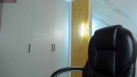 Snapshot of kylie_jones6 chatting on September 20, 3:31 am KYLIE online show from September 20, 3:31 am