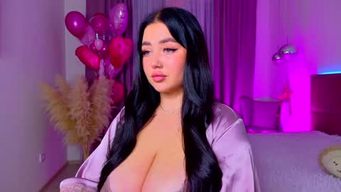 Kylie Lips online show from December 5, 5:55 pm