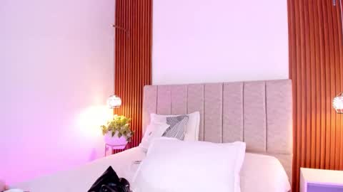 kloe sofia online show from November 14, 2:08 pm