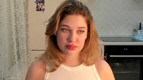 Snapshot of kylieblond chatting on January 5, 7:17 pm Din online show from January 5, 7:17 pm