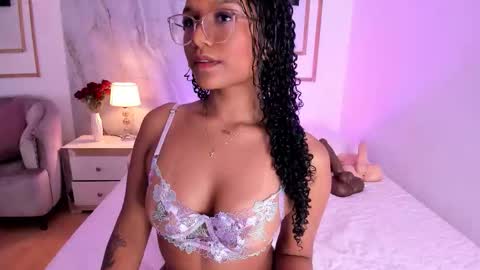 Snapshot of kyliegomez chatting on October 7, 7:32 pm Kylie online show from October 7, 7:32 pm
