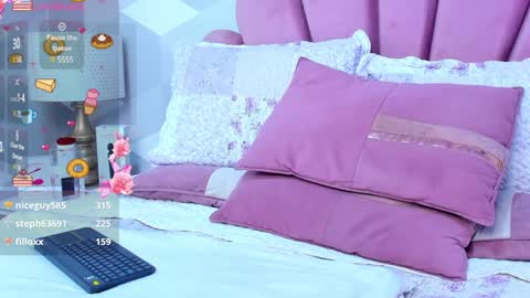 Snapshot of kyliemonnet chatting on February 7, 7:40 am Kylie jl online show from February 7, 7:40 am