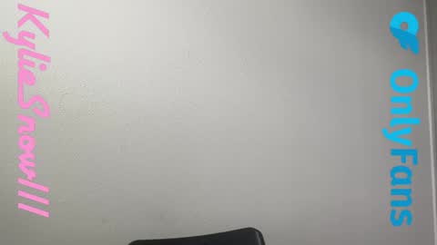 Kylie Snow online show from February 11, 6:56 pm