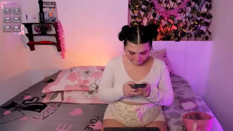 kylietimothee online show from February 23, 7:49 pm