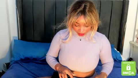 kylie white boobs online show from April 8, 10:13 pm