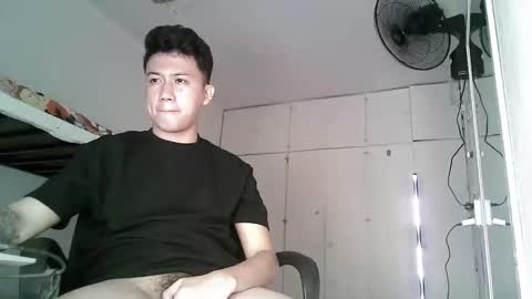 Snapshot of kymer24 chatting on October 24, 1:34 pm john online show from October 24, 1:34 pm