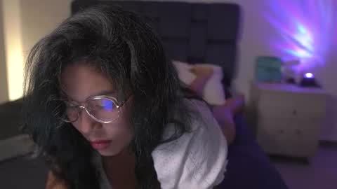 schedule 300 pm - 1100pm colombia time online show from October 7, 11:45 pm