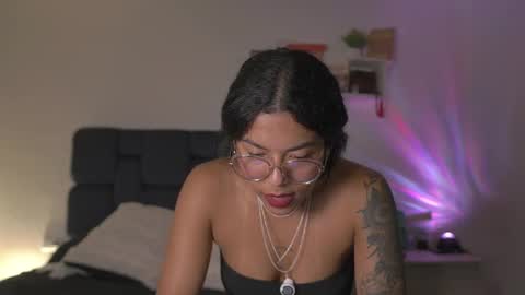 schedule 300 pm - 1100pm colombia time online show from October 6, 11:44 pm