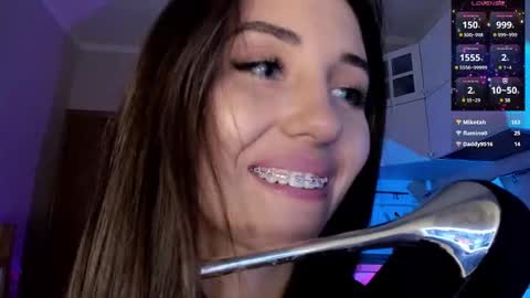 Snapshot of l1tww chatting on February 4, 9:31 pm Malika online show from February 4, 9:31 pm