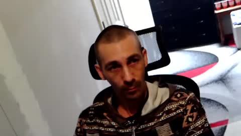 l1v1nth3dr3am online show from March 25, 12:01 pm