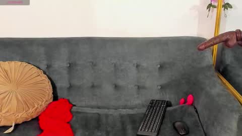 la_saris online show from March 12, 5:55 am