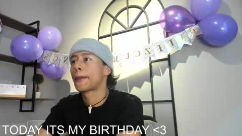 labrinthteasing online show from November 3, 1:23 pm