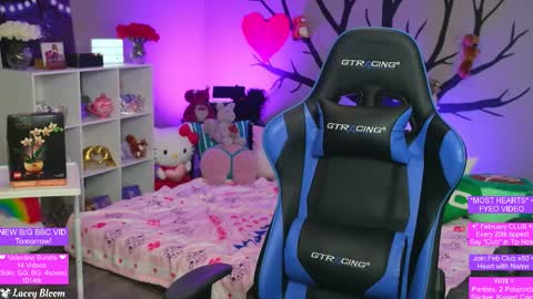 Lacey Bloom online show from February 11, 2:37 am