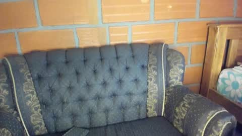 Snapshot of ladahear_ chatting on December 5, 8:28 pm Akyra online show from December 5, 8:28 pm