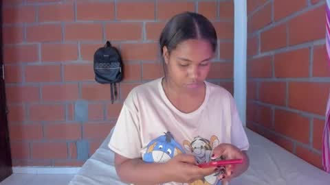 Snapshot of ladahear_ chatting on February 8, 7:16 pm Akyra online show from February 8, 7:16 pm