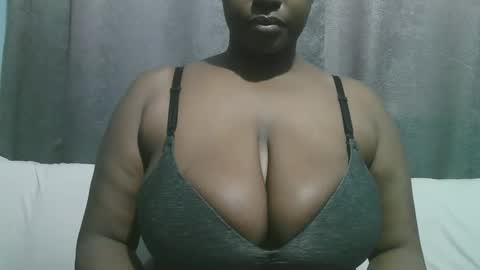 Snapshot of lady_dearra chatting on October 16, 11:10 am lady_dearra online show from October 16, 11:10 am