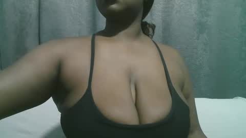 Snapshot of lady_dearra chatting on September 27, 2:31 am lady_dearra online show from September 27, 2:31 am
