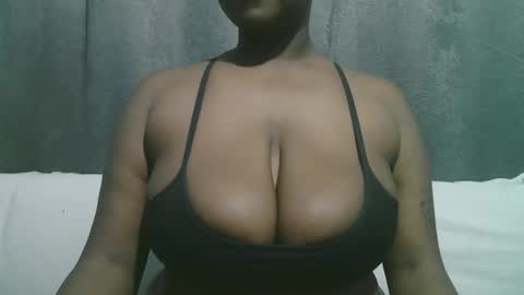 Snapshot of lady_dearra chatting on October 4, 3:37 am lady_dearra online show from October 4, 3:37 am