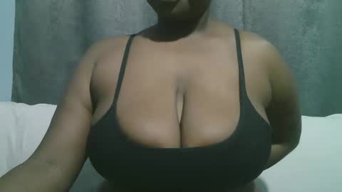 Snapshot of lady_dearra chatting on October 13, 4:14 am lady_dearra online show from October 13, 4:14 am