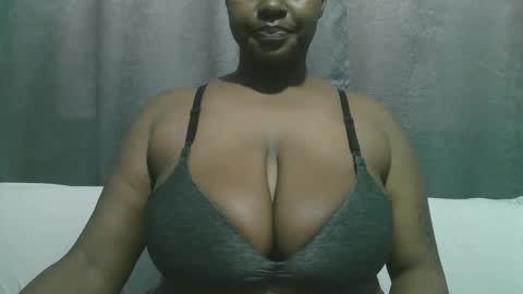 Snapshot of lady_dearra chatting on October 7, 11:17 am lady_dearra online show from October 7, 11:17 am