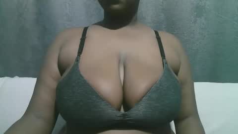 Snapshot of lady_dearra chatting on October 20, 2:16 am lady_dearra online show from October 20, 2:16 am