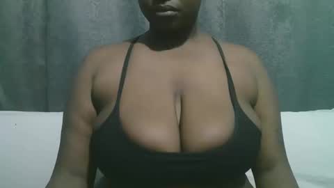 Snapshot of lady_dearra chatting on September 24, 2:07 am lady_dearra online show from September 24, 2:07 am