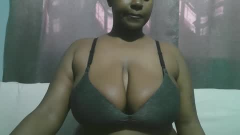 Snapshot of lady_dearra chatting on October 9, 11:37 am lady_dearra online show from October 9, 11:37 am